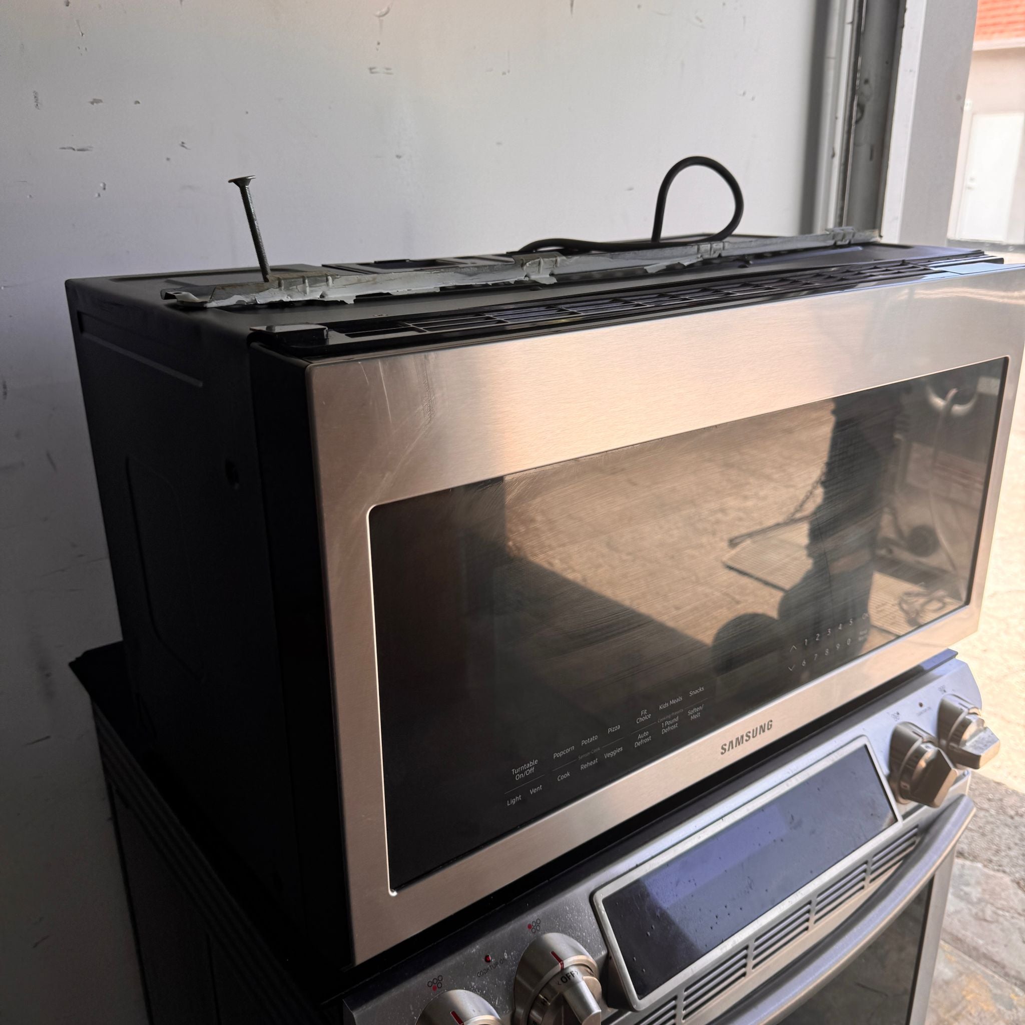 Samsung Stainless Steel Over-the-Range Microwave Samsung Stainless Steel Over-the-Range Microwave